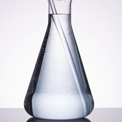 Kleurloze vloeibare acetyltributylcitraat (ATBC) als weekmaker voor polyvinylchloride