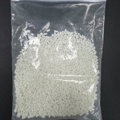 1,2,3-benzotriazol ((BTA), witte naaldvormige kristallen, gebruikt als roestvermijdend middel, vloeistof tegen bevriezing, antioxidant additief