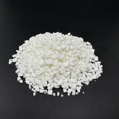 1,2,3-benzotriazol ((BTA), witte naaldvormige kristallen, gebruikt als roestvermijdend middel, vloeistof tegen bevriezing, antioxidant additief
