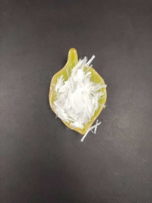 Warm verkoopt 6 mm monofilament gefibrilleerd polypropyleen voor betonnen versterking