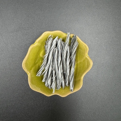 Sterk combinatievermogen PP-vezel Twisted Bunchy-vorm voor betere dispersie in crackbestendige mengsels