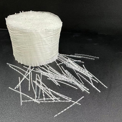 Transparante golfvorm PP Macrofiber Voor fundamentversterkingsmaterialen om de stabiliteit van de fundering te beschermen